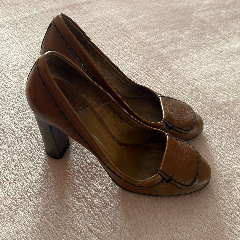 Chloe Brown Horseshoe Leather Heels